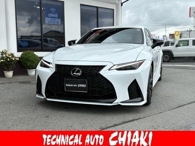LEXUS IS