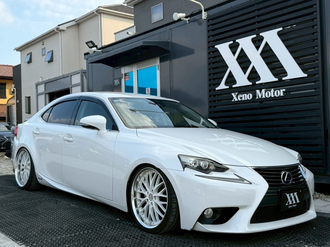 LEXUS IS