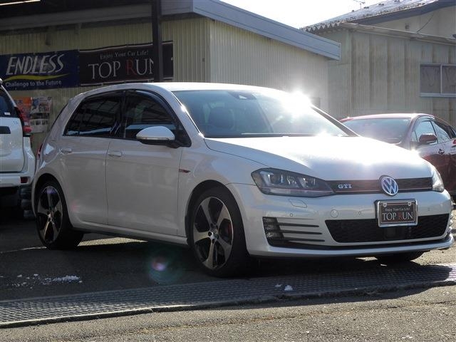 VOLKSWAGEN GOLF GTI