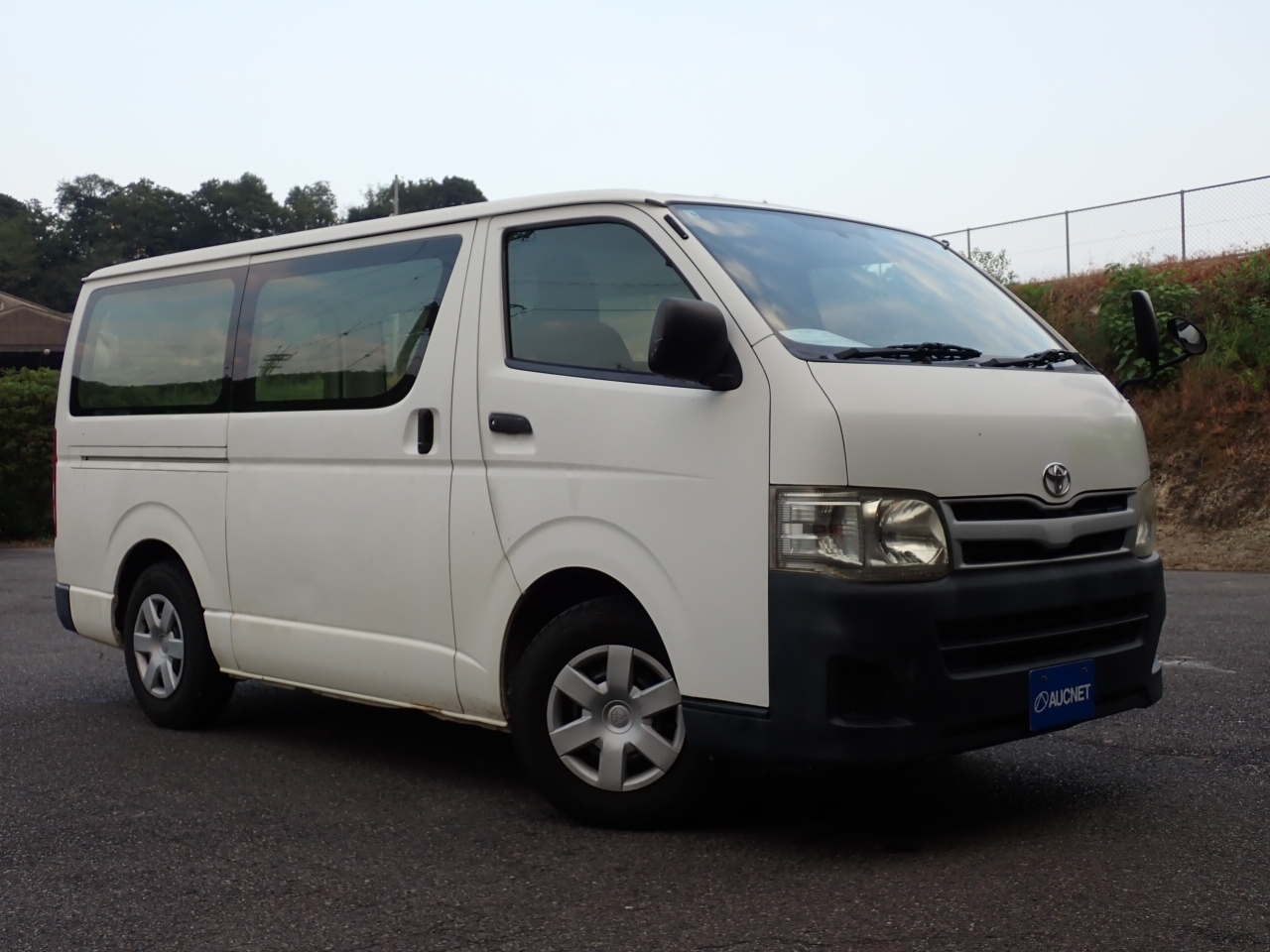 TOYOTA REGIUS VAN