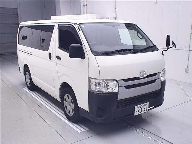 TOYOTA HIACE