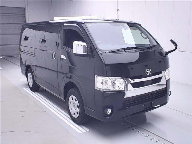TOYOTA HIACE