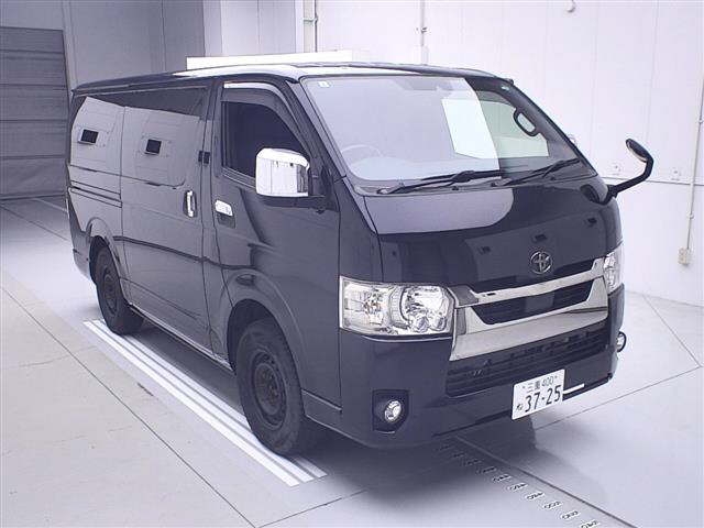 TOYOTA HIACE