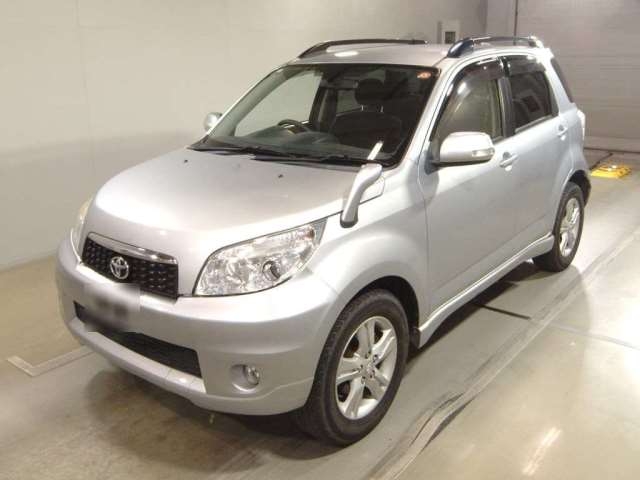 TOYOTA RUSH