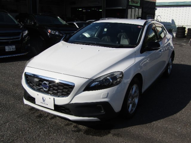 VOLVO V40