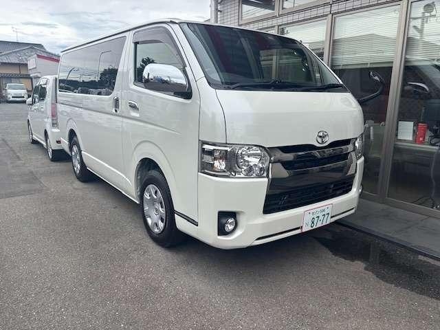 TOYOTA HIACE VAN