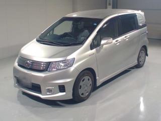 HONDA FREED SPIKE HYBRID