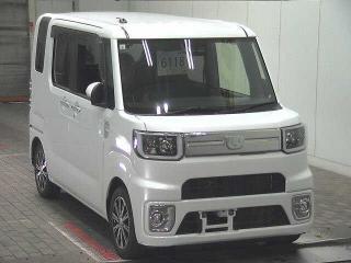 DAIHATSU WAKE