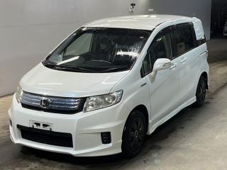 HONDA FREED SPIKE HYBRID
