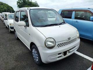 DAIHATSU MOVE LATTE