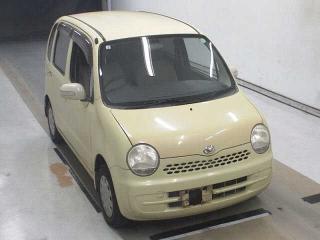 DAIHATSU MOVE LATTE