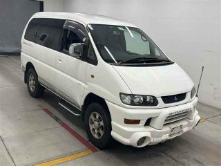 MITSUBISHI DELICA SPACE GEAR
