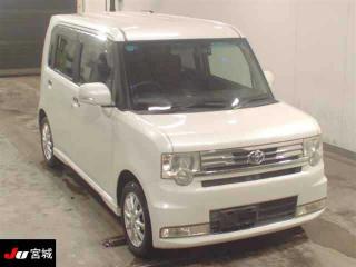 TOYOTA PIXIS SPACE