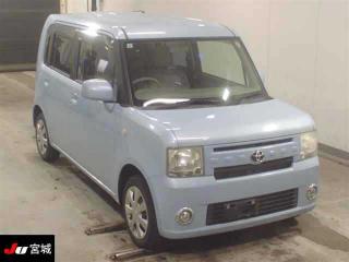 TOYOTA PIXIS SPACE