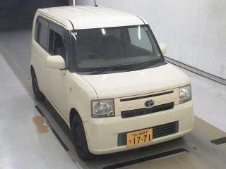 TOYOTA PIXIS SPACE
