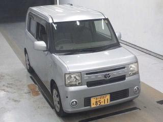 TOYOTA PIXIS SPACE