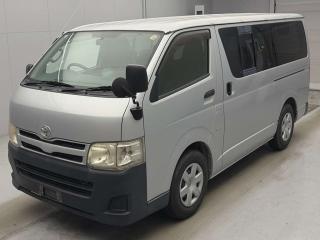 TOYOTA REGIUS VAN