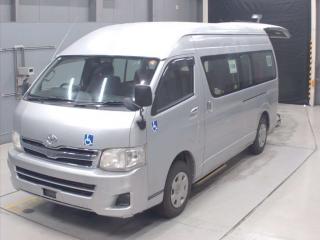 TOYOTA REGIUS VAN