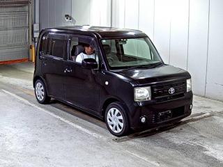 TOYOTA PIXIS SPACE