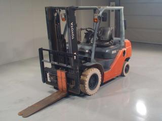 TOYOTA FORKLIFT