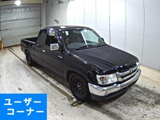 TOYOTA HILUX SPORTS PICK UP