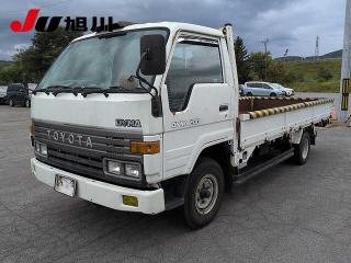 TOYOTA DYNA