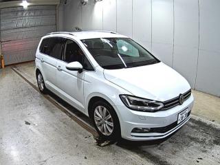 VOLKSWAGEN GOLF TOURAN