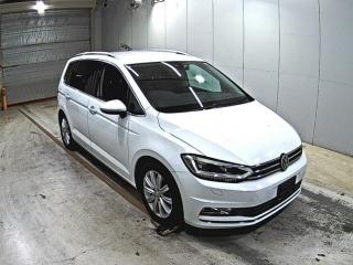 VOLKSWAGEN GOLF TOURAN