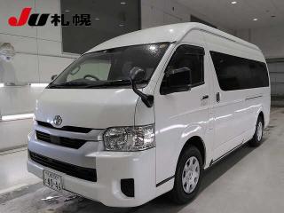 TOYOTA HIACE COMMUTER