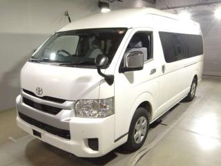 TOYOTA HIACE COMMUTER
