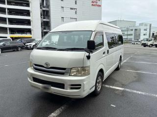 TOYOTA HIACE COMMUTER