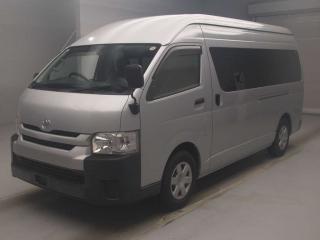 TOYOTA HIACE COMMUTER