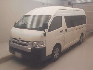 TOYOTA HIACE COMMUTER