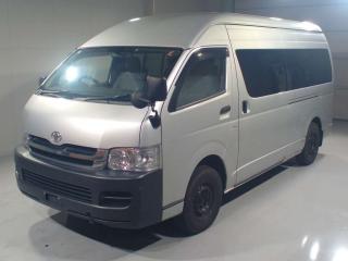 TOYOTA HIACE COMMUTER