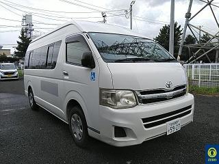 TOYOTA HIACE COMMUTER