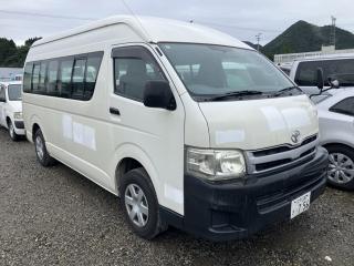 TOYOTA HIACE COMMUTER