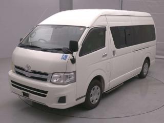 TOYOTA HIACE COMMUTER