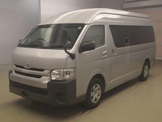 TOYOTA HIACE COMMUTER