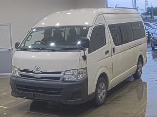 TOYOTA HIACE COMMUTER