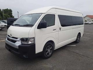TOYOTA HIACE COMMUTER