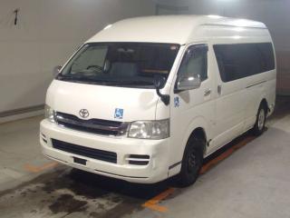 TOYOTA HIACE COMMUTER