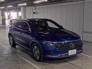 MERCEDES BENZ EQA