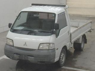 MITSUBISHI DELICA WAGON