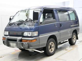 MITSUBISHI DELICA WAGON