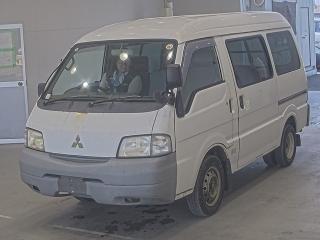 MITSUBISHI DELICA WAGON