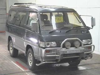 MITSUBISHI DELICA WAGON