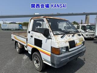 MITSUBISHI DELICA WAGON