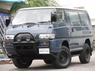 MITSUBISHI DELICA WAGON