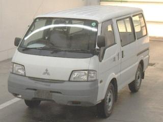 MITSUBISHI DELICA WAGON