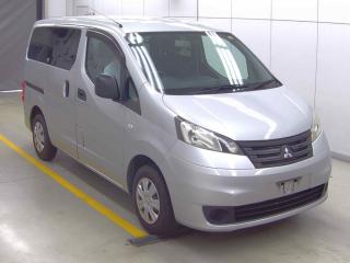MITSUBISHI DELICA WAGON